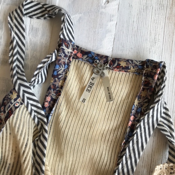 BOGO NWOT BKE floral tank top - Picture 5 of 6